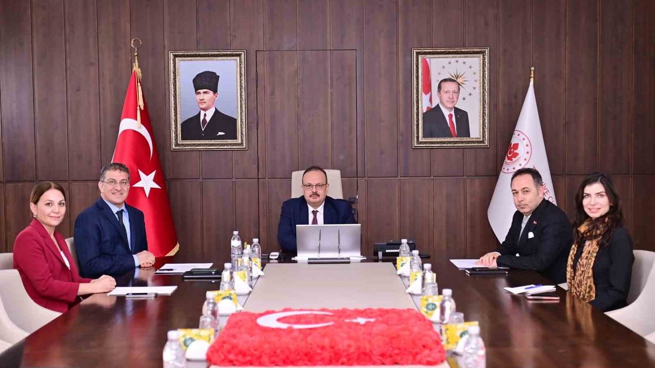 Efeler ve Didim'de Hükümet Konağı projeleri masaya yatırıldı