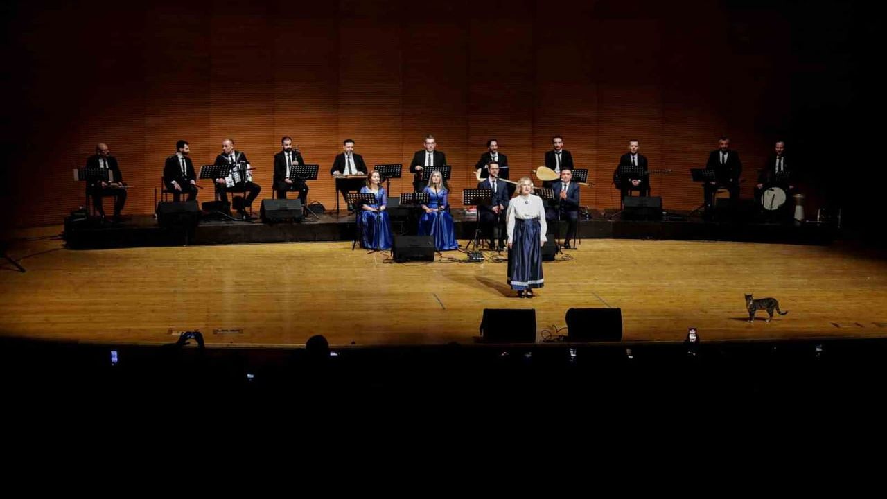 Ege'nin İki Yakası Konseri Bursa'da Kültürleri Buluşturdu