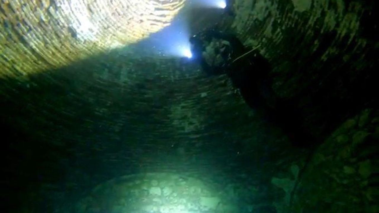 Eğil Baraj Gölü'nde sualtındaki Tekye Medresesi görüntülendi