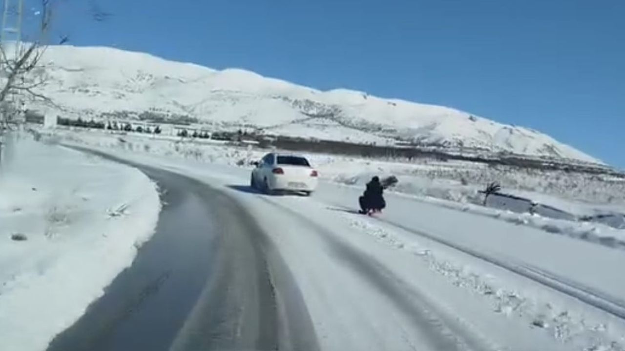 Elazığ'da Araca Bağlanan Kızağı Metrelerce Sürükledi