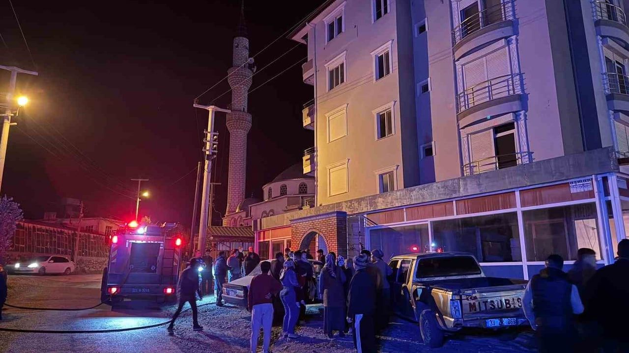 Elektrikli soba yangını Bozyazı’da daireyi sardı, aile çocukları son anda kurtardı