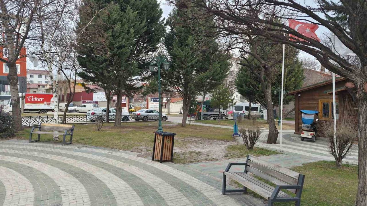 Emek Mahallesi parkları soğukta sessiz kaldı