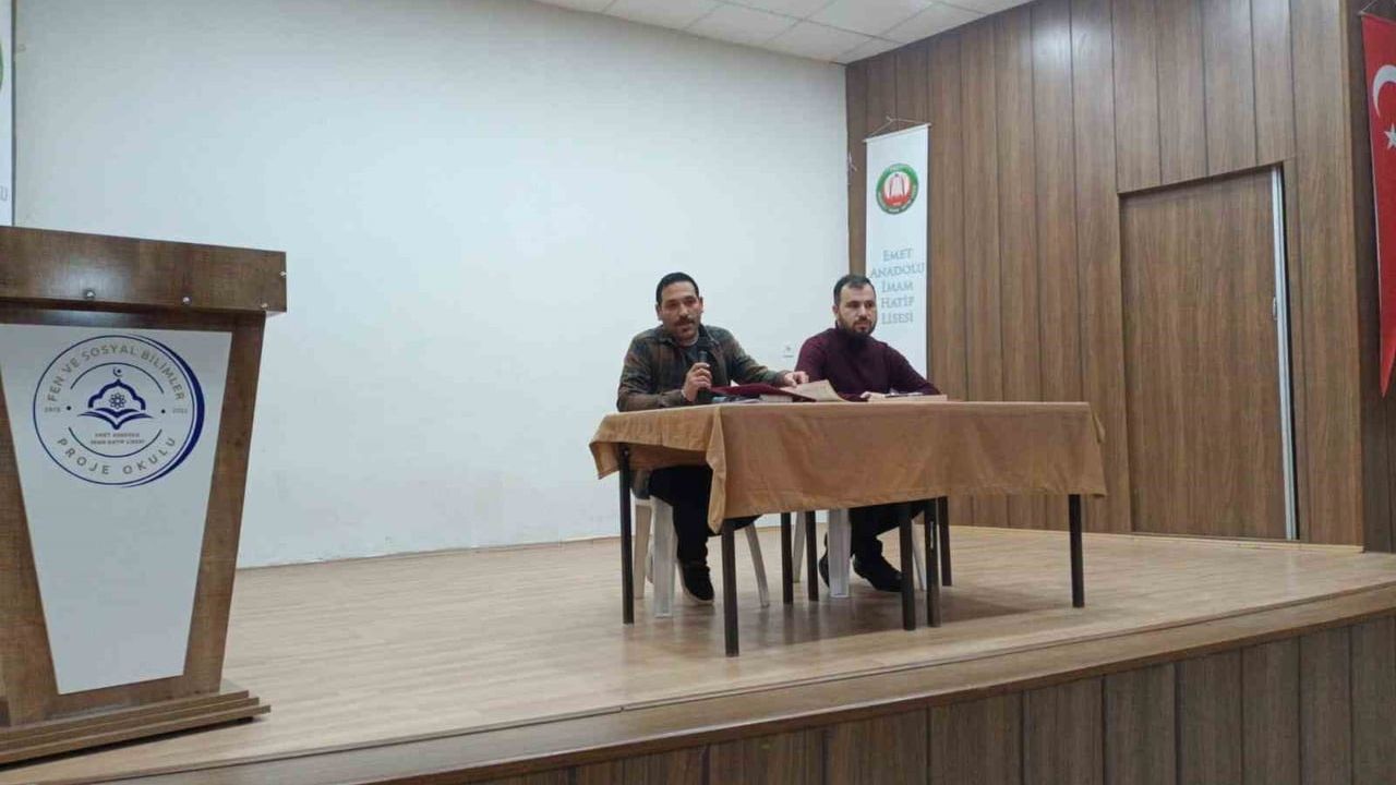 Emet AİHL'de Kariyer Söyleşisi