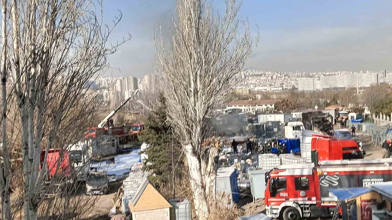 Emniyet Yediemin Otoparkı'nda alkol yüklü tır yangını — Ankara Yenimahalle