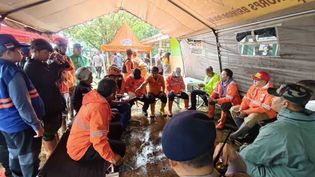 Endonezya'da heyelan: 7 ölü, 82 kayıp