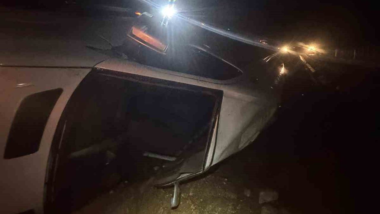 Erdemli'de işçi servisi uçuruma yuvarlandı: 13 kişi yaralandı