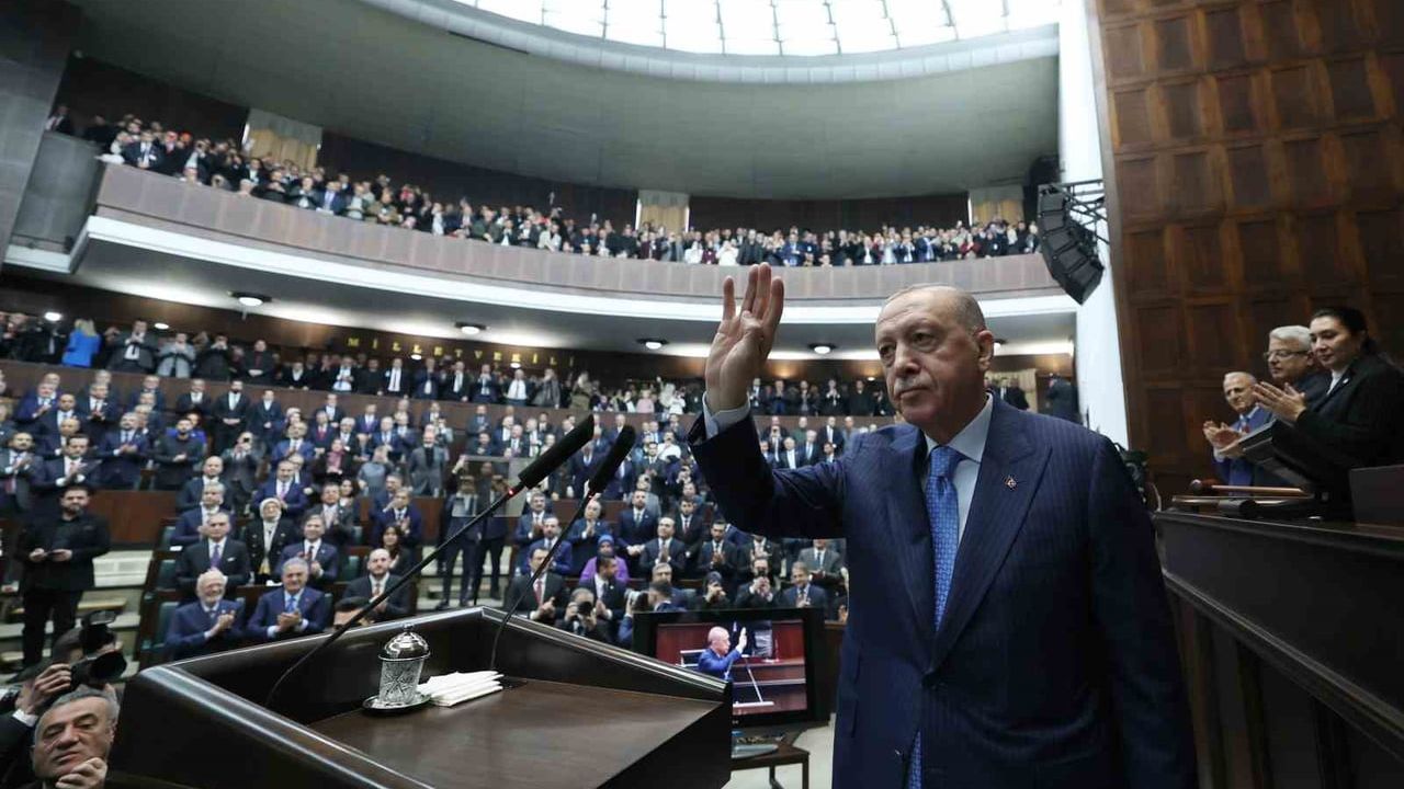 Erdoğan: Bayrağa uzananların hesabı sorulacak; emekli ve gençlik paketleri açıkladı