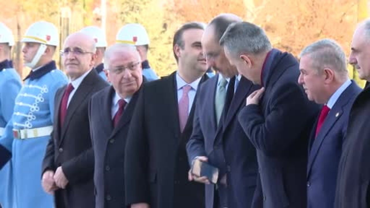 Erdoğan, Malezya Başbakanı Enver İbrahim'i Cumhurbaşkanlığı'nda törenle karşıladı