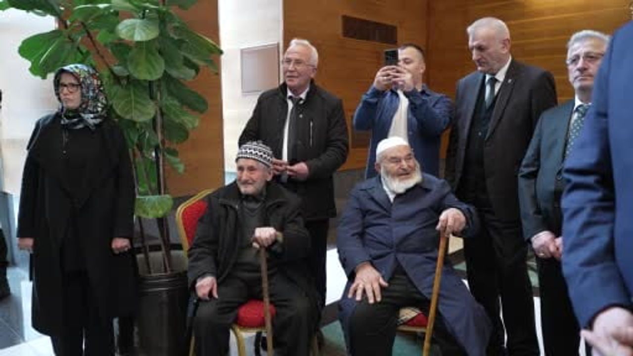 Erdoğan, MYK Toplantısı Öncesi Vatandaşlarla Buluştu