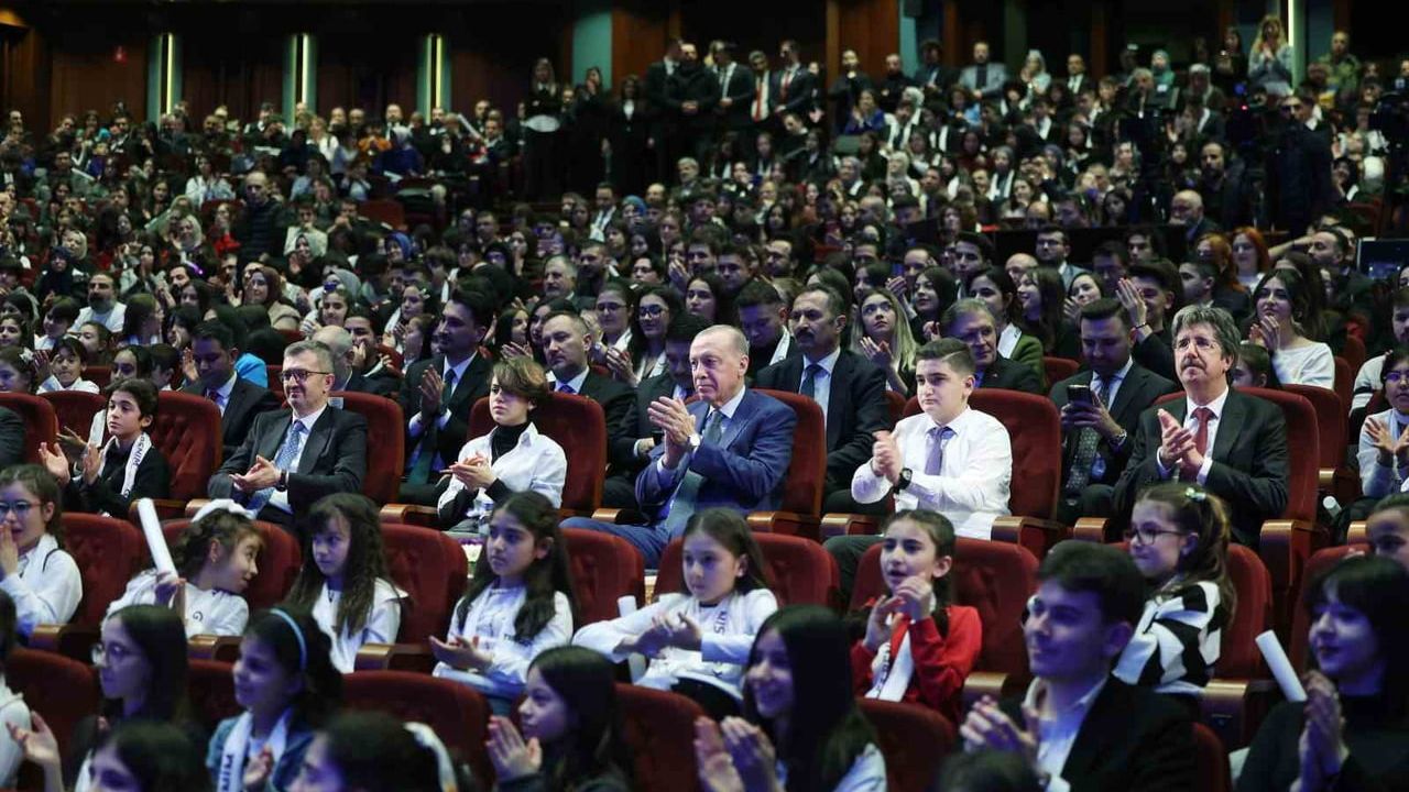 Erdoğan: TRT Genç açılışında Ankara susuzluğu, kültür ve bağımlılık mesajları