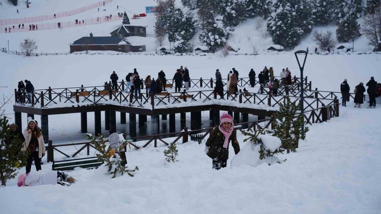 Ergan Kayak Merkezi'nde Sömestir Yoğunluğu