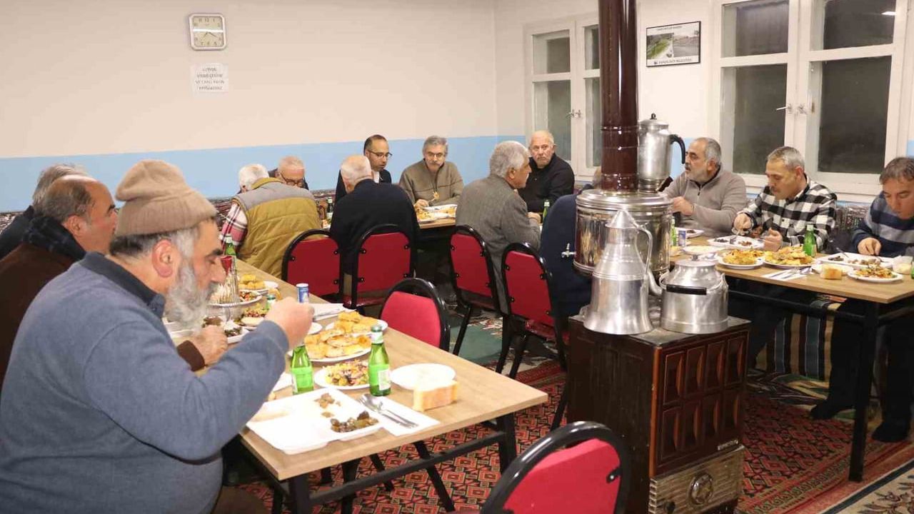 Erzincan Bahçeliköy'de Asırlık 'Herfene Geceleri' Geleneği Sürdürülüyor