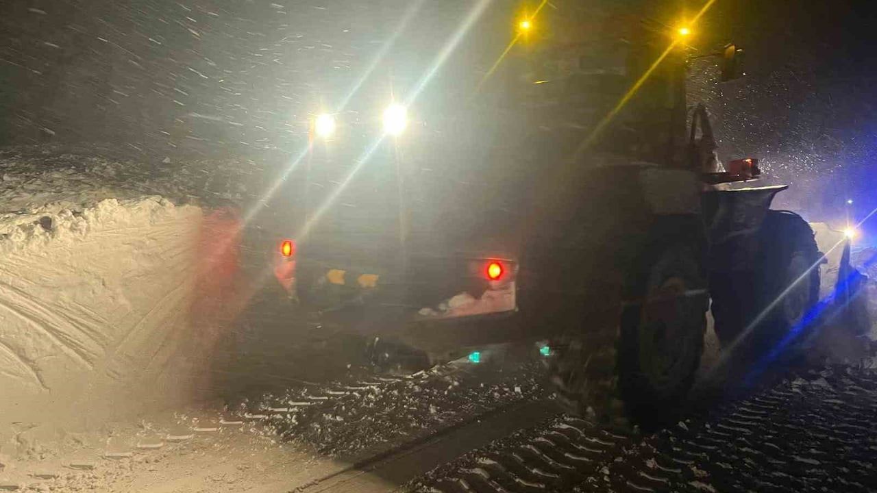 Erzincan-Sivas Kara Yolu, Gemecik Yakınlarındaki Çığın Ardından Açıldı