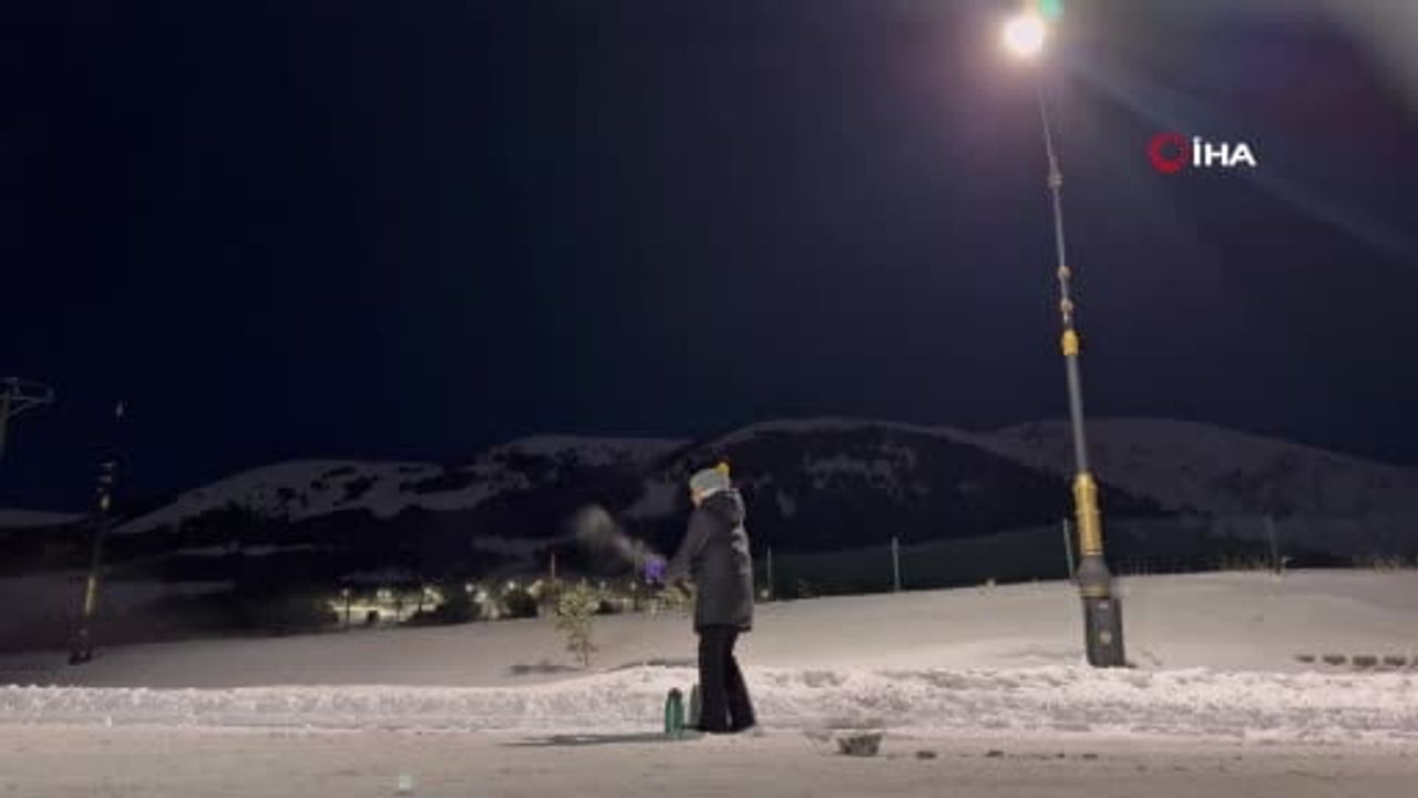 Erzurum'da eksi 25: Kaynar su havada dondu, viral görüntüler