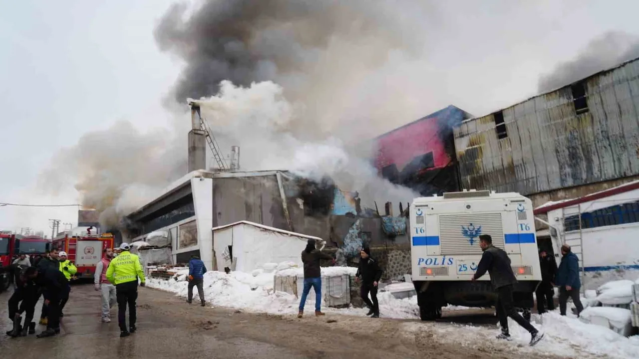 Erzurum'da mobilya atölyesinde patlama ve yangın: 2 ölü, 7 yaralı