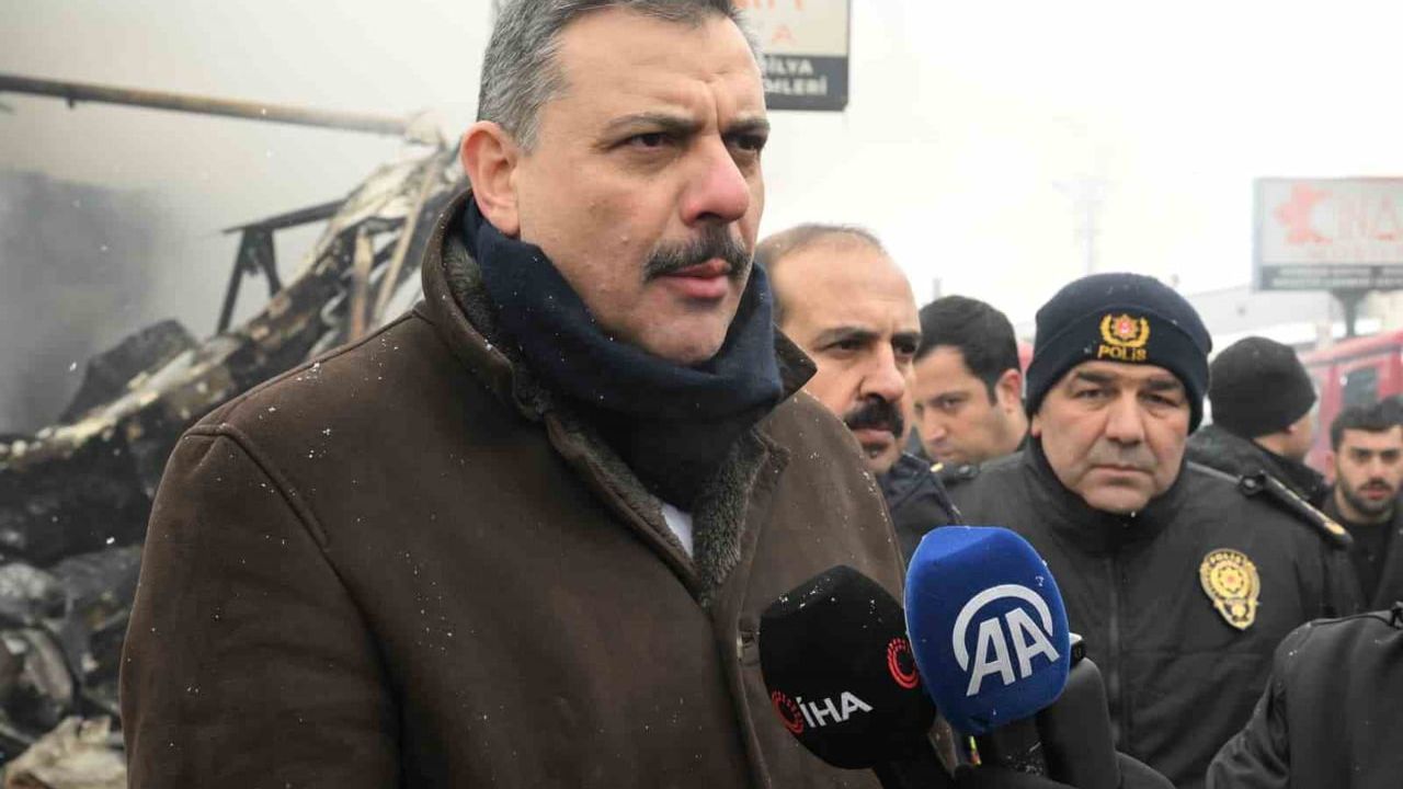 Erzurum Valisi Mustafa Çiftçi: Yangın kontrol altına alındı, 2 kişi hayatını kaybetti