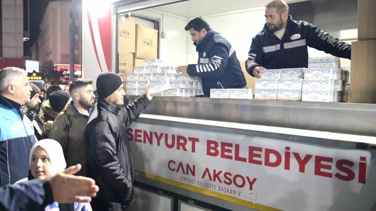 Esenyurt Belediyesi'nden Miraç Kandili'nde Camilerde Kandil Simidi İkramı