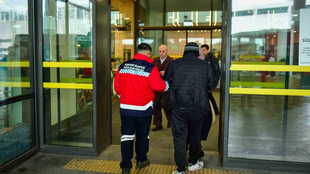 Esenyurt Belediyesi'nin Ücretsiz Ambulansla Hasta Nakli Sürüyor