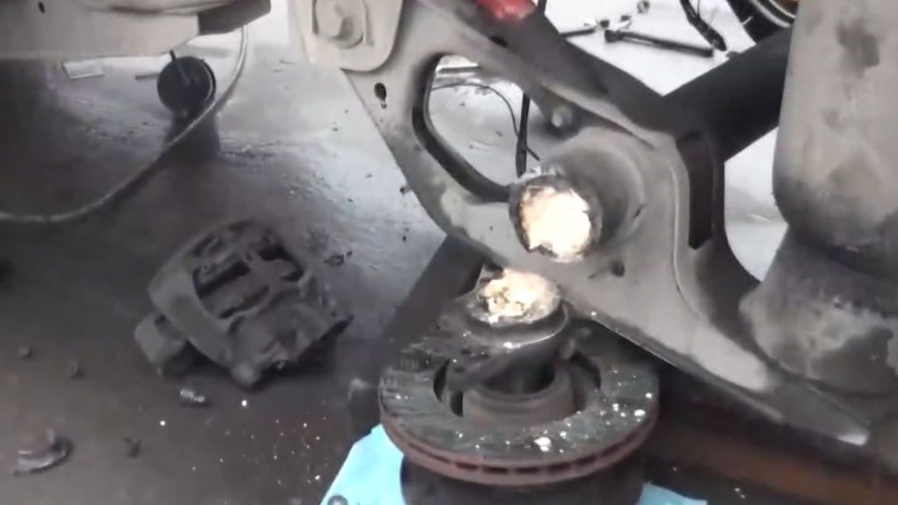 Esenyurt'ta jantta gizlenmiş 54 kilo 600 gram uyuşturucu ele geçirildi