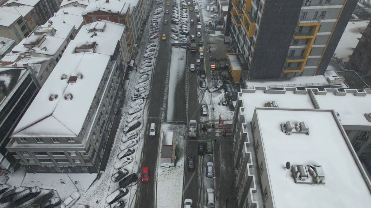 Esenyurt’ta Kar Beyazlığı Havadan Görüntülendi