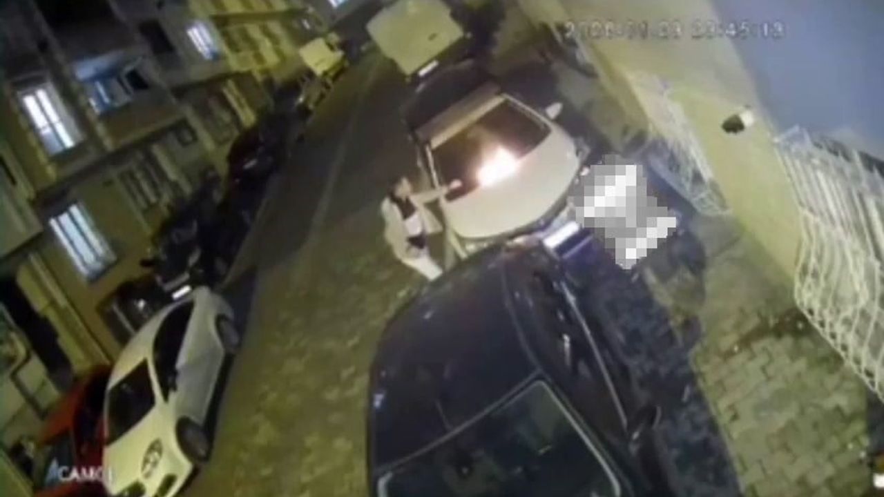 Esenyurt'ta park tartışması sonrası park halindeki araca yanan bez atıldı