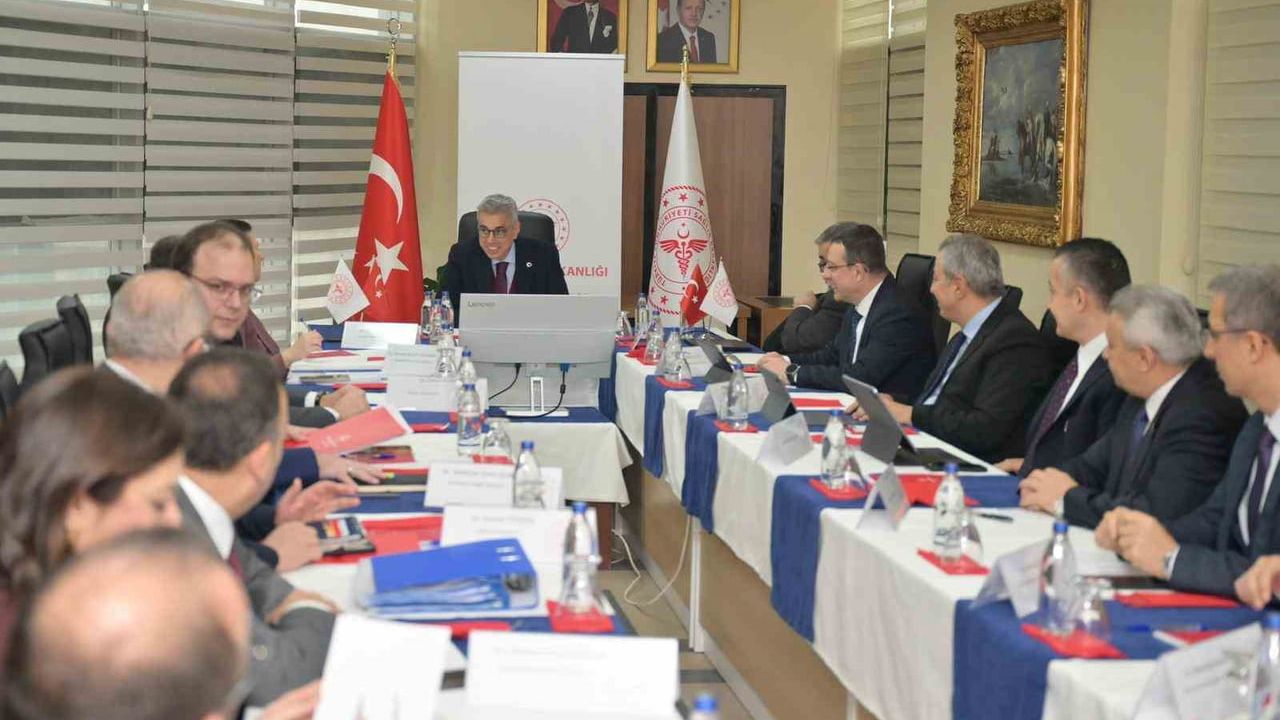 Esenyurt’ta sağlık yatırımları Bakan Memişoğlu ile masaya yatırıldı