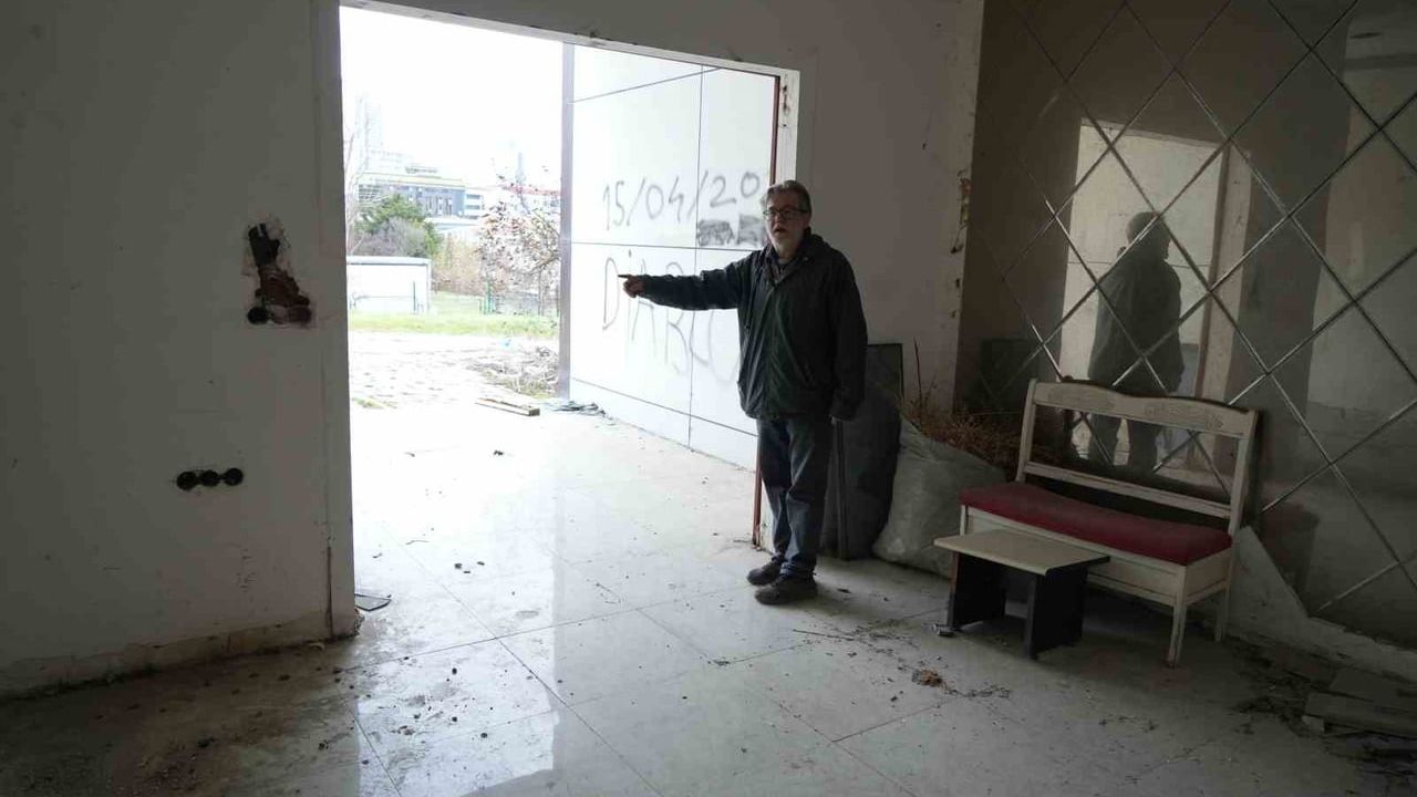 Esenyurt’ta yarım kalan gökdelen projeleri havadan görüntülendi