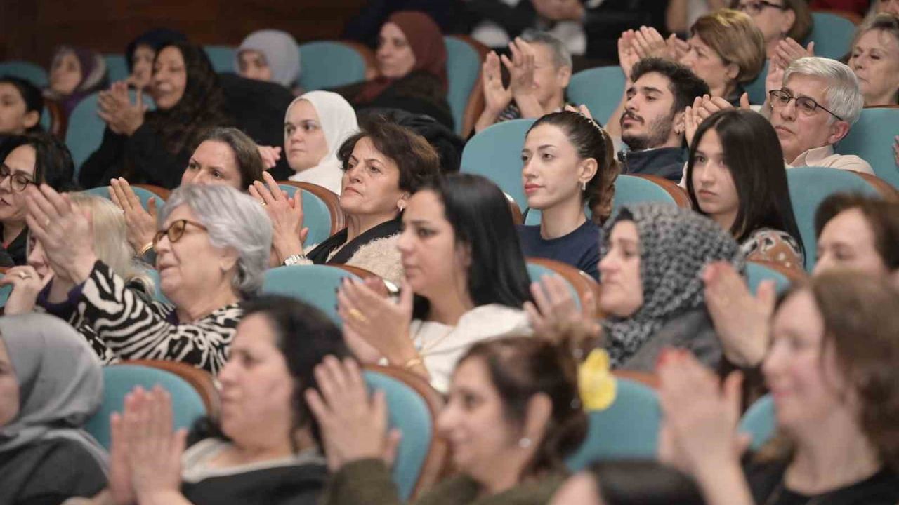 Esenyurt’te "İlahilerle, Şiirlerle Yunus Emre" programı yoğun ilgi gördü