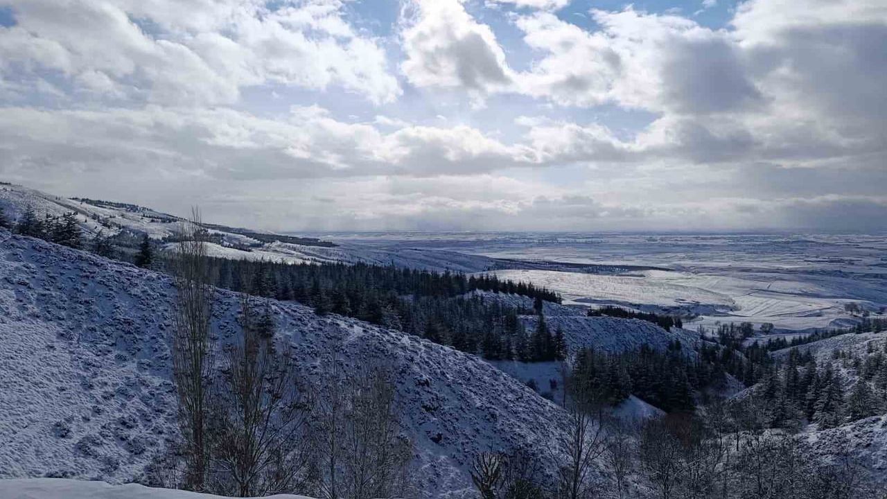 Eskişehir Bektaşpınar’da Kartpostallık Kar Manzaraları