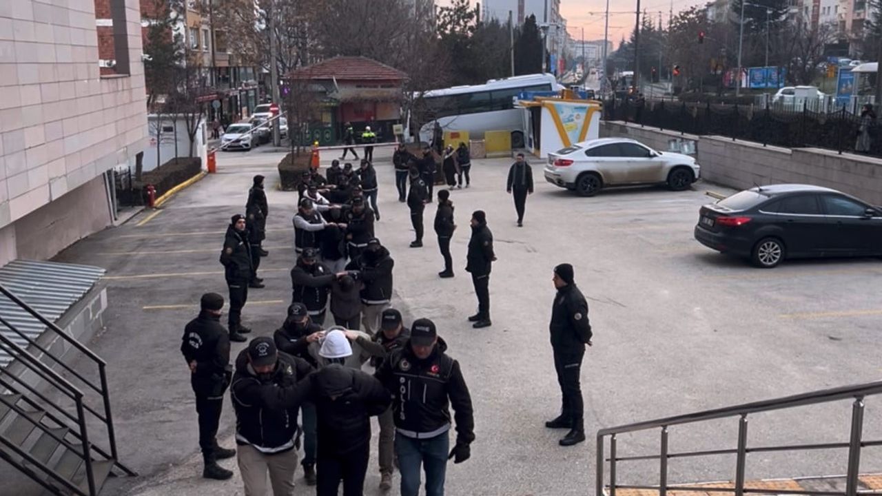 Eskişehir'de 16 Adrese Uyuşturucu Operasyonu: 7 Tutuklama