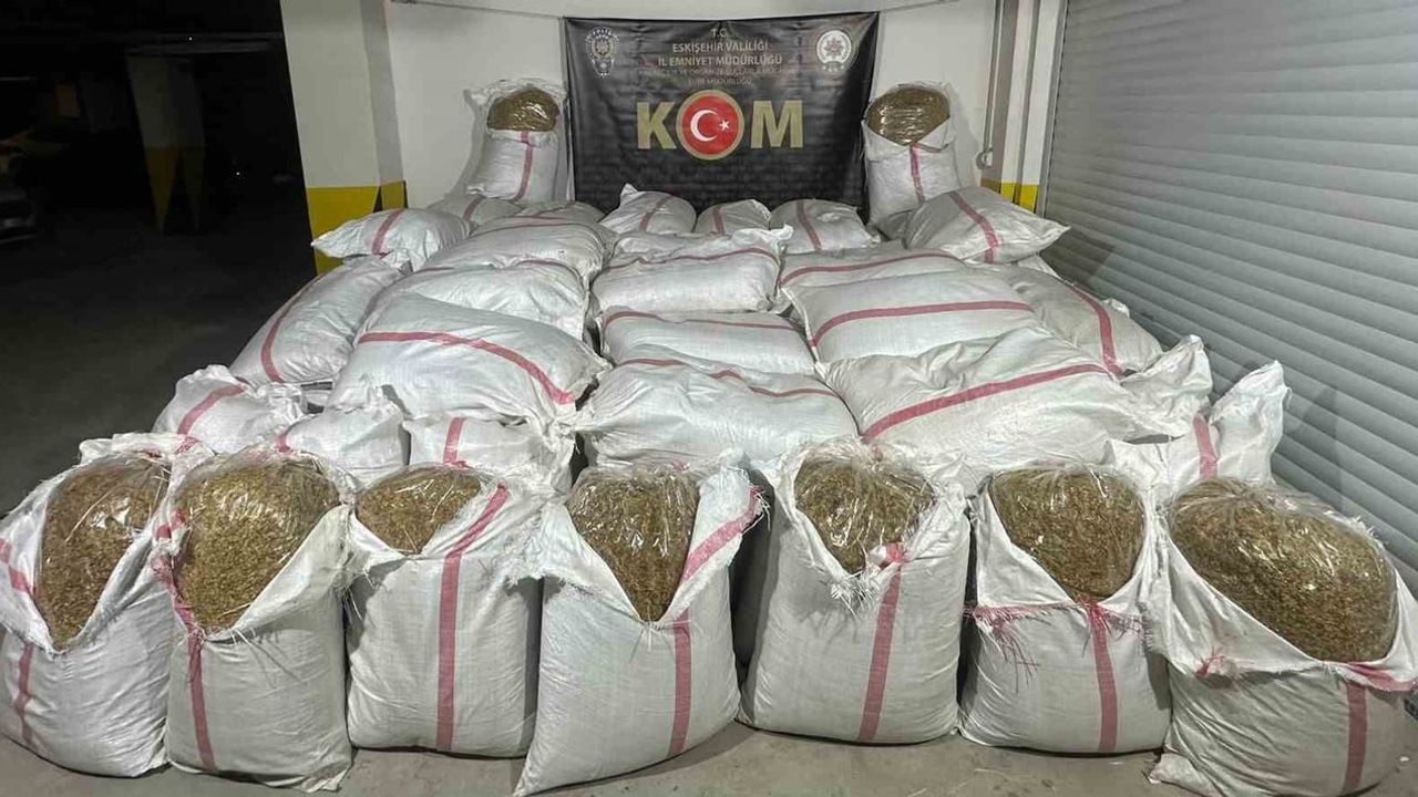 Eskişehir’de 7 milyon 300 bin makaron ve 1 ton 104 kilogram kaçak tütün ele geçirildi