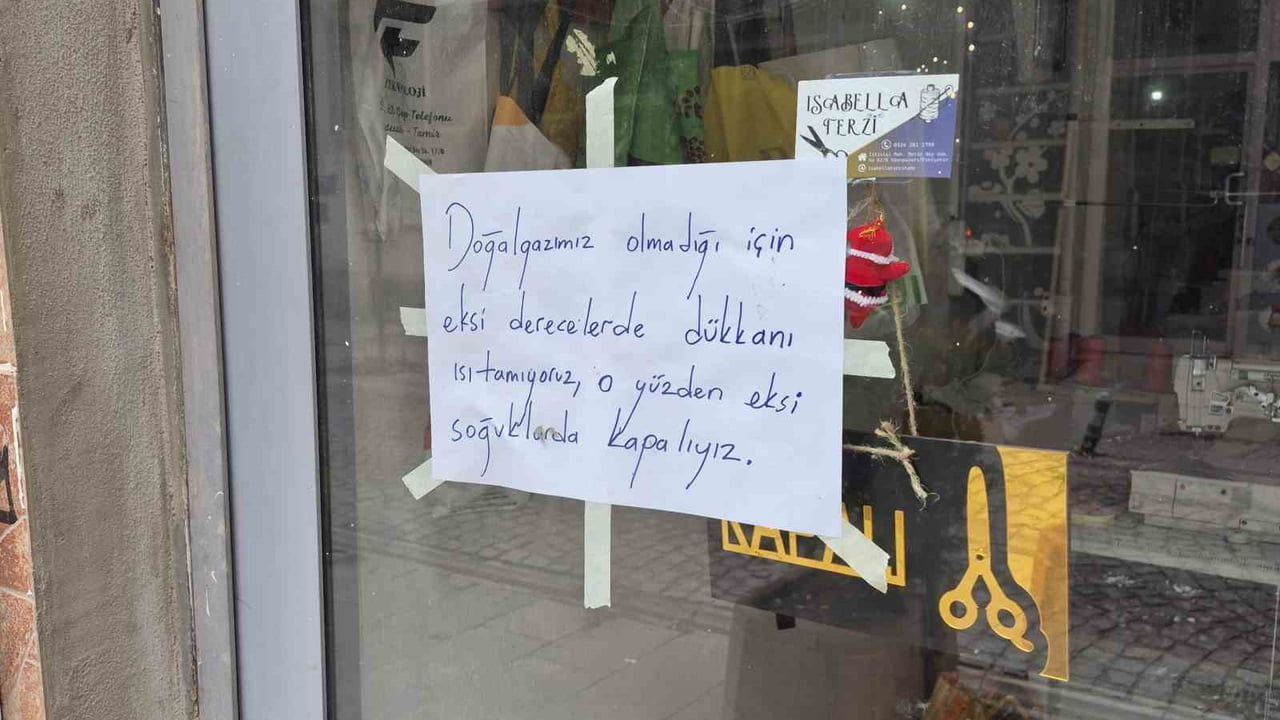Eskişehir'de doğalgazsız terzi soğuk havalarda dükkanını açmıyor