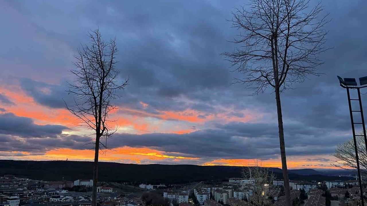 Eskişehir'de gün batımı kartpostallık görüntüler sundu