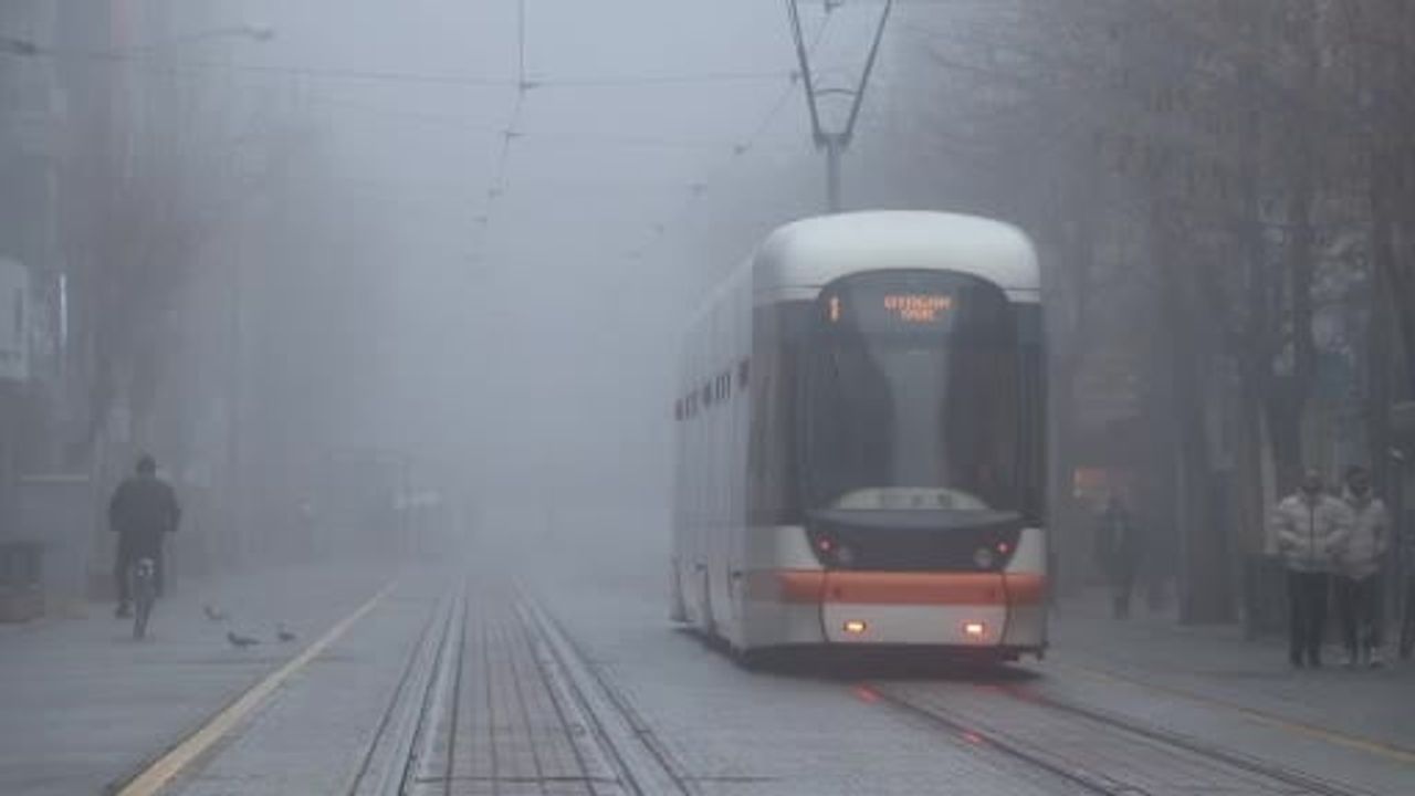 Eskişehir'de Pazar Sabahı Yoğun Sis Etkili Oldu