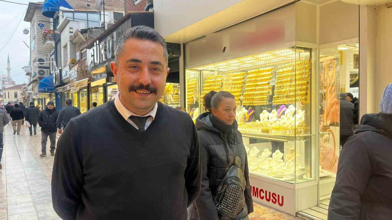 Eskişehir'de sahte bileziklerle kuyumcuda yakalanan şüpheli: “Bunlar sende kalsın”