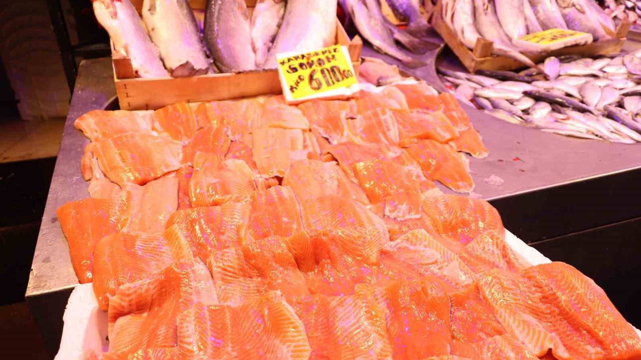 Eskişehir'de soğuk hava balık tezgahlarını etkiledi