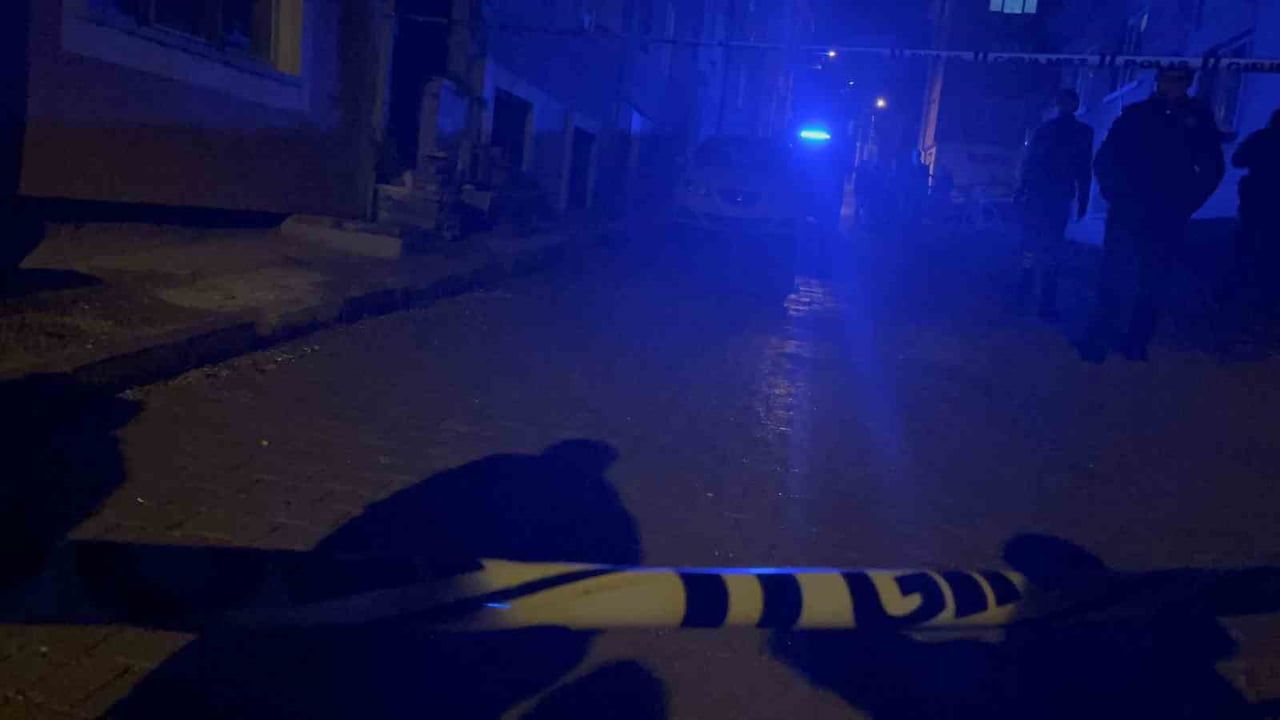 Eskişehir'de üçüncü kattan düşen kişi ağır yaralandı