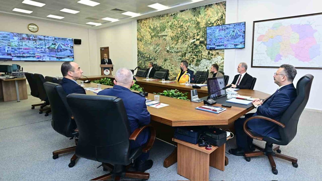 Eskişehir Valisi Hüseyin Aksoy GAMER'de yılbaşı tedbirlerini denetledi