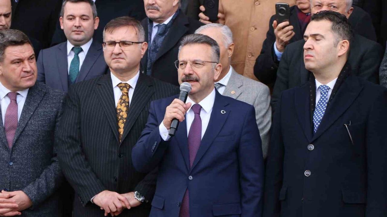 Eskişehir Valisi Hüseyin Aksoy Valilikten Veda Etti