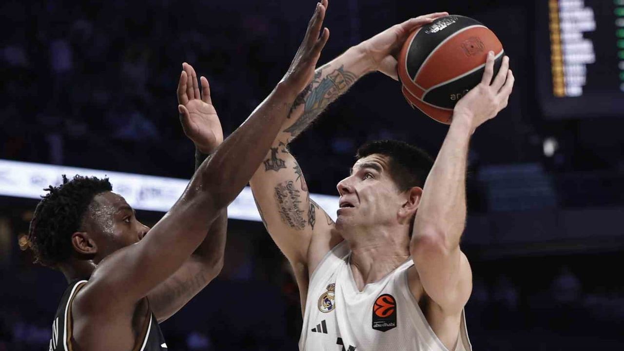 Euroleague 19. Hafta: Fenerbahçe'nin Baskonia Zaferi, A. Efes Evinde Kayıp