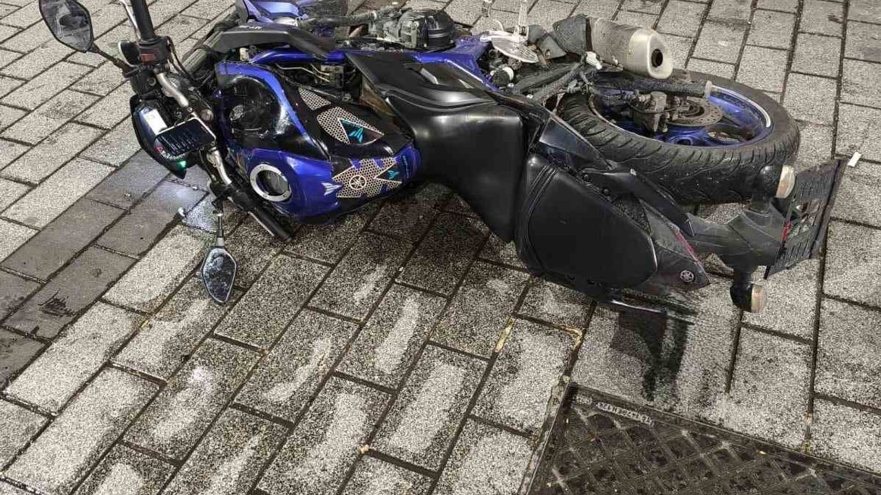 Fatih'te iş yerine silahlı saldırı: Polisle kovalamaca sonucu 4 şüpheli yakalandı