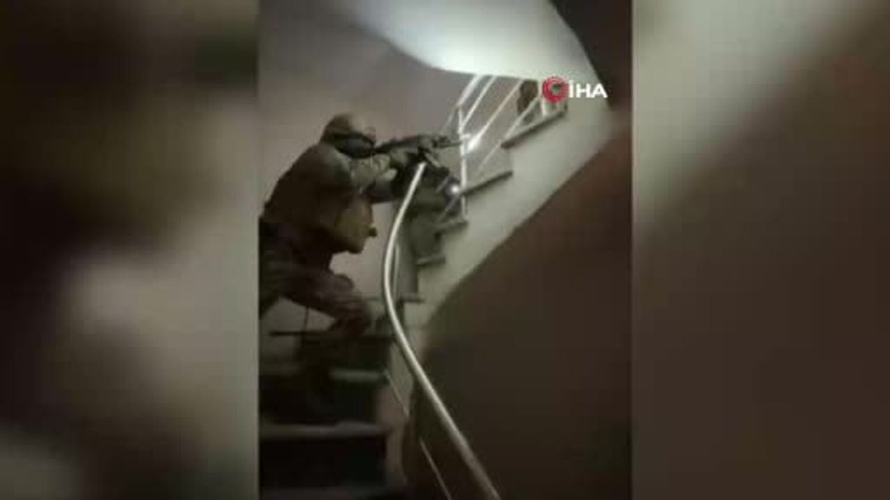 Fatih'te silahlı tehdit ve gasp iddiası: 2 şüpheli yakalandı