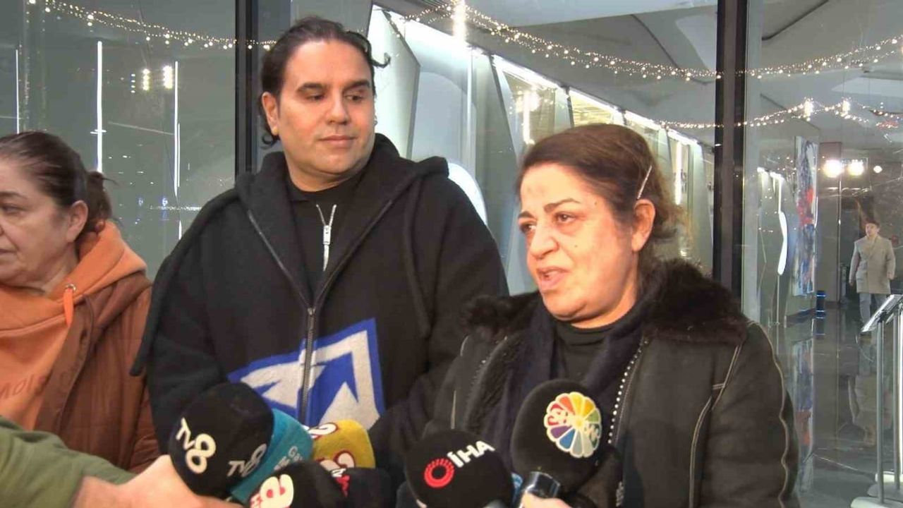 Fatih Ürek'in vefatı sonrası hastane önünde taziyeler