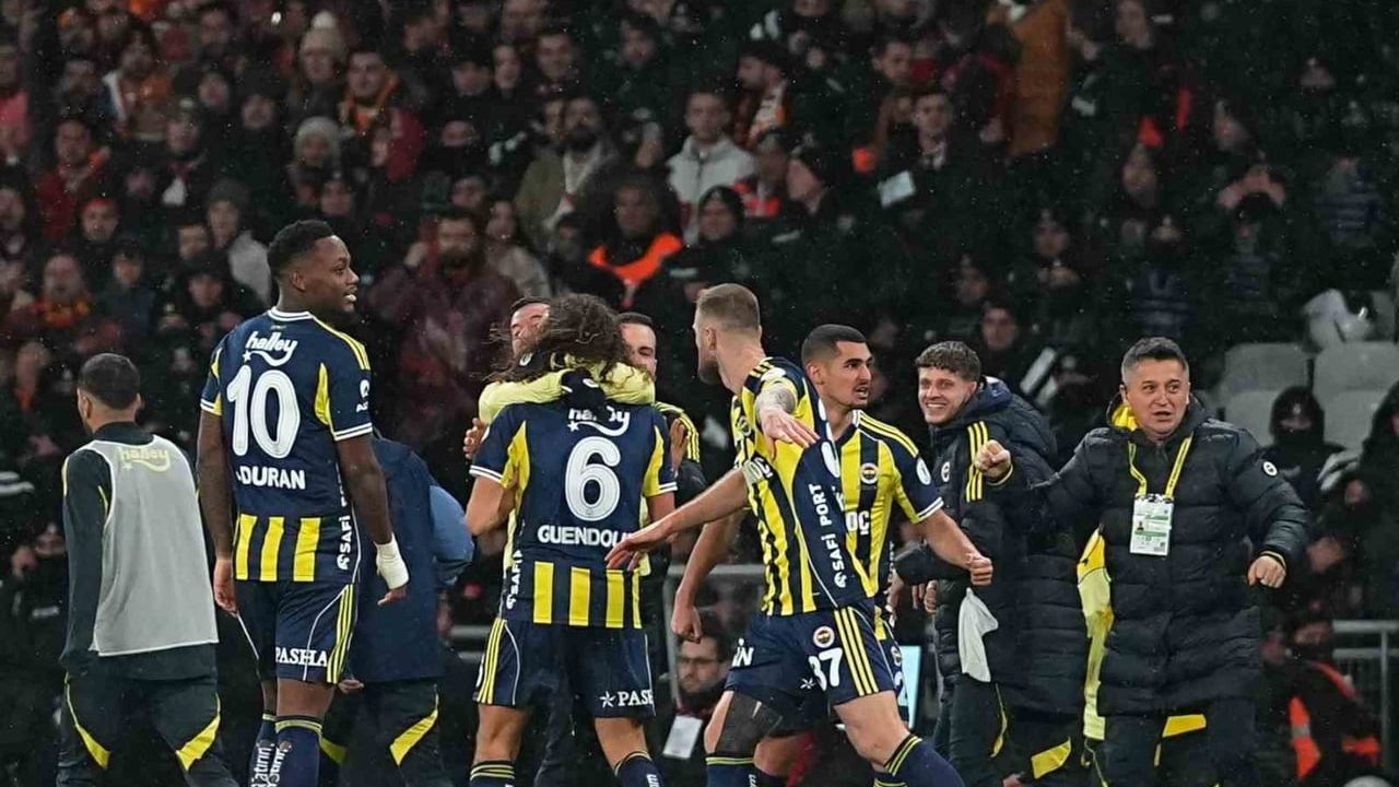 Fenerbahçe dördüncü Süper Kupa'sını müzesine götürdü