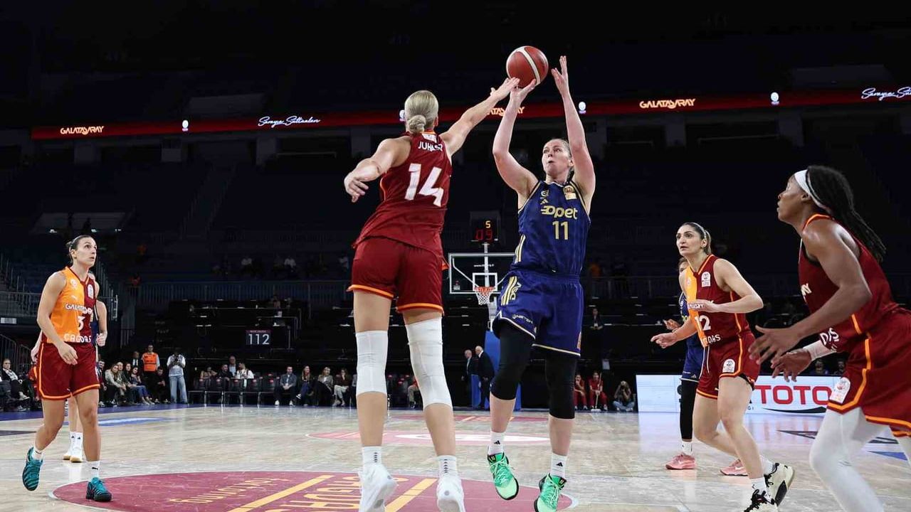 Fenerbahçe - Galatasaray: Halkbank Kadınlar Basketbol Süper Ligi 18. Hafta Derbisi