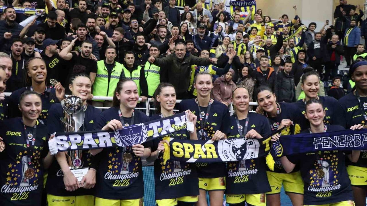 Fenerbahçe Opet Halkbank Kadınlar Türkiye Kupası'nı 86-66 ile kazandı