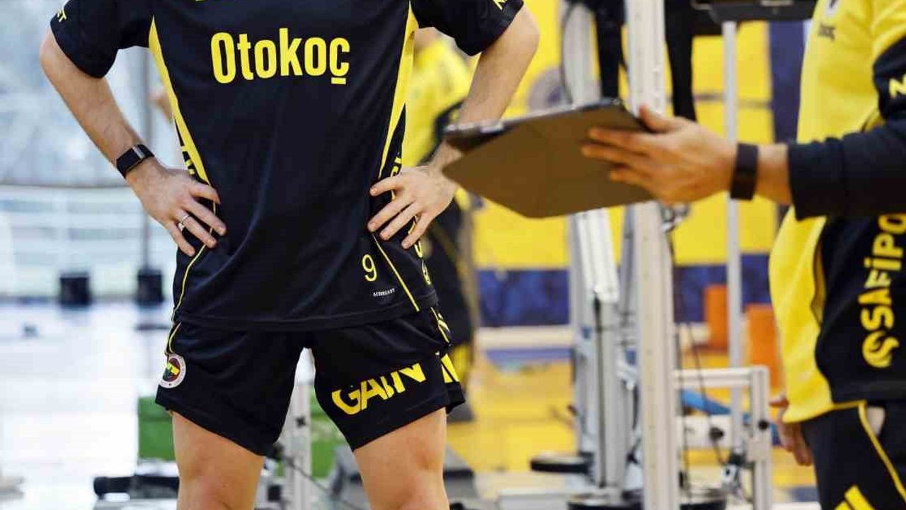 Fenerbahçe, Turkcell Süper Kupa Yarı Finali hazırlıklarına başladı