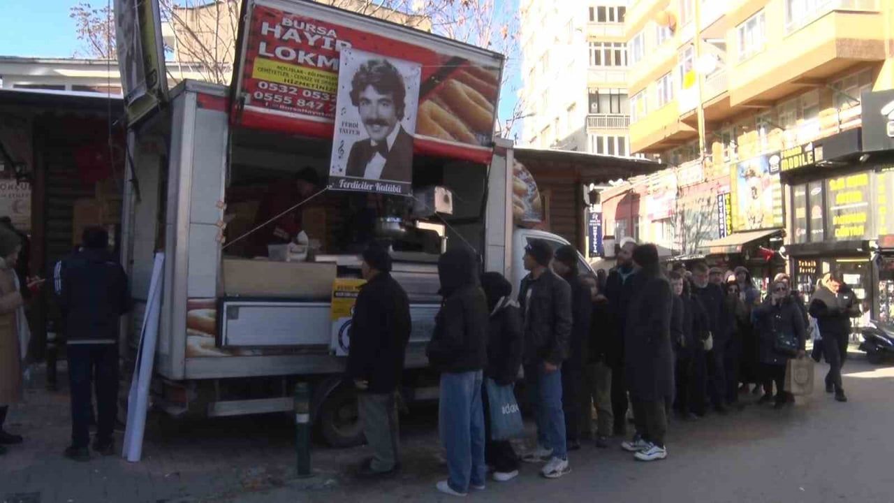 Ferdi Tayfur Bursa'da anıldı — İlkay Varol ilgi odağı oldu