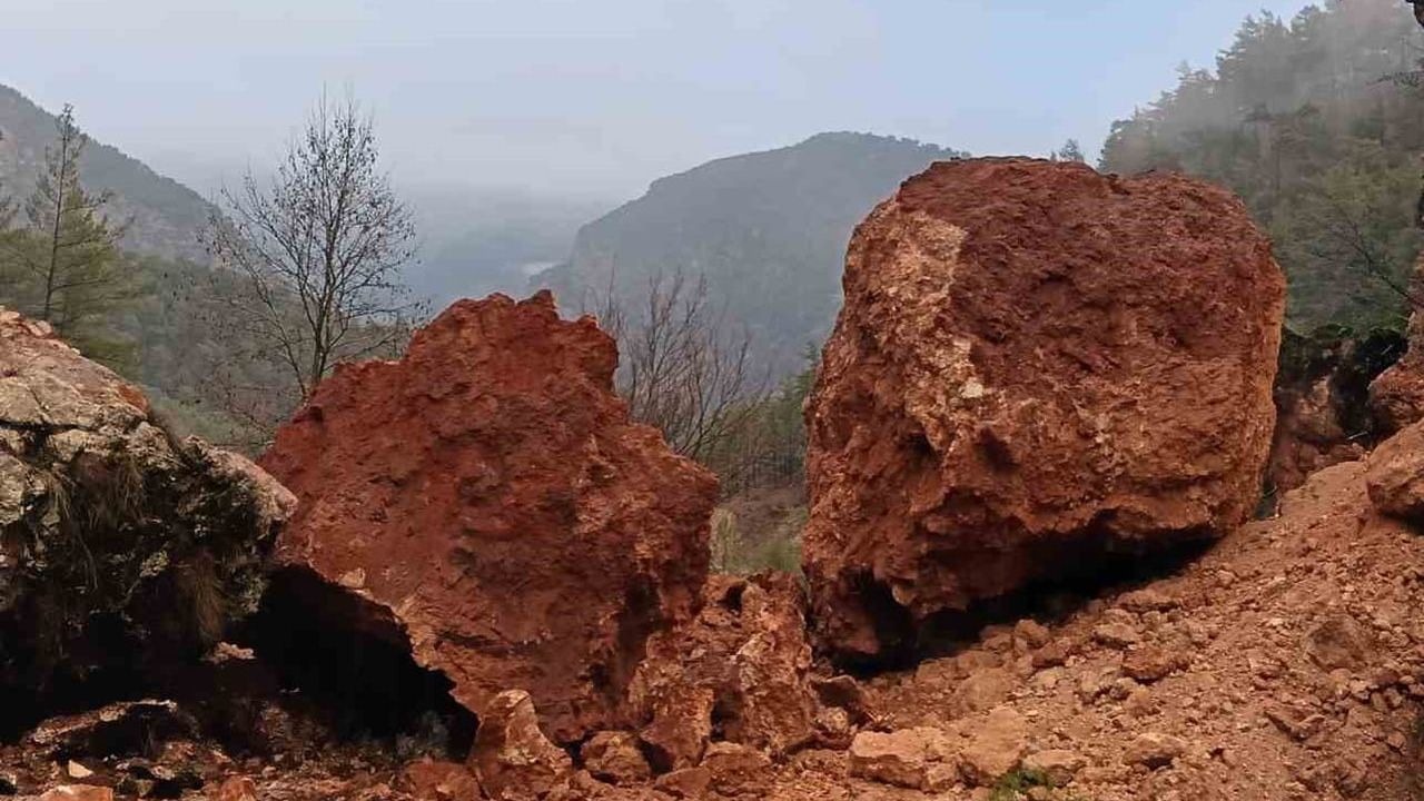 Fethiye'de heyelan su isale hatlarına zarar verdi