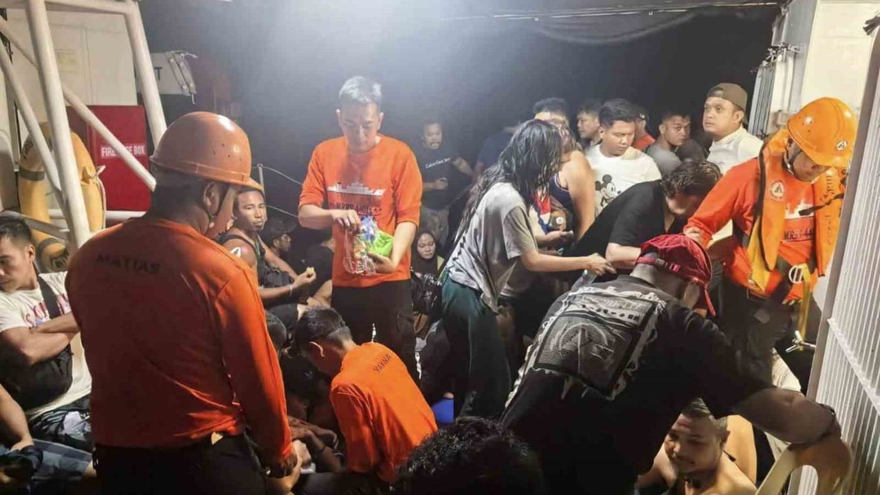 Filipinler’de feribot battı: 15 ölü, 43 kayıp, 316 kurtarıldı